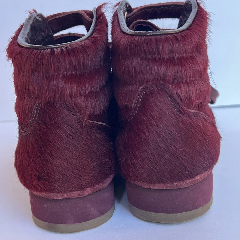 Reebok Freestyle Pony Hair Vibram Womens Sz 8 Amber Rose Merlot Gold Sneaker